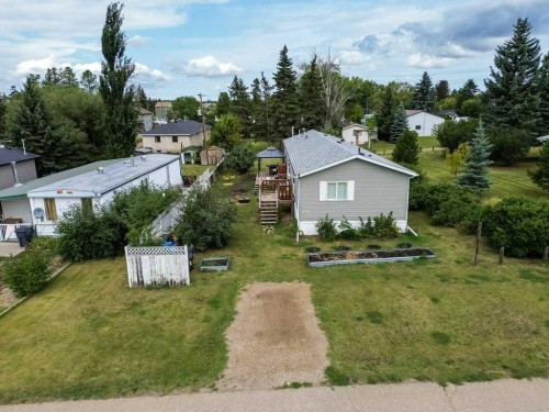 432 3 Avenue, Elnora, AB - Outdoor