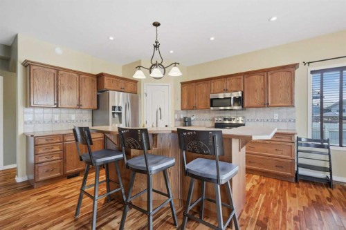 31 Kirton Close, Red Deer, AB - Indoor Photo Showing Kitchen