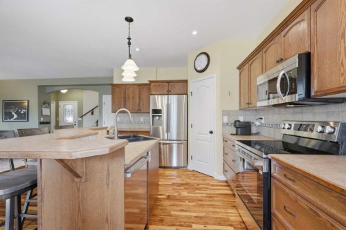 31 Kirton Close, Red Deer, AB - Indoor Photo Showing Kitchen With Double Sink