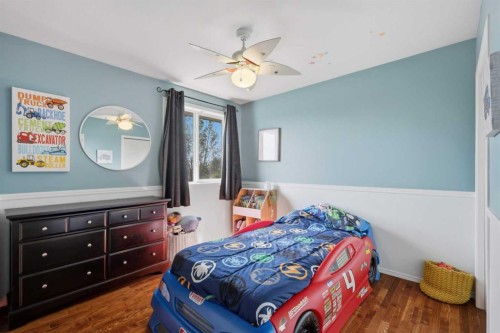 31 Kirton Close, Red Deer, AB - Indoor Photo Showing Bedroom