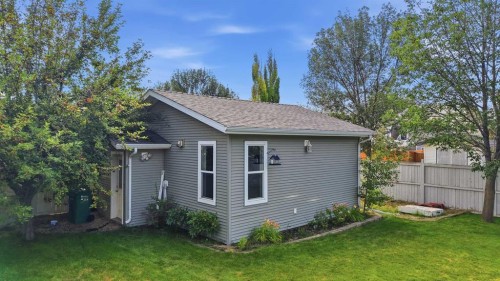 31 Kirton Close, Red Deer, AB - Outdoor