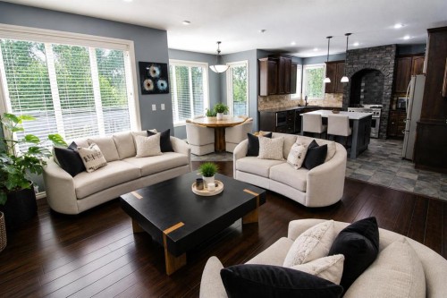 69 Vintage Close, Blackfalds, AB - Indoor Photo Showing Living Room