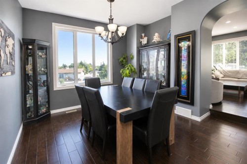 69 Vintage Close, Blackfalds, AB - Indoor Photo Showing Dining Room