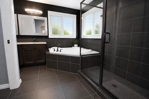 69 Vintage Close, Blackfalds, AB - Indoor Photo Showing Bathroom