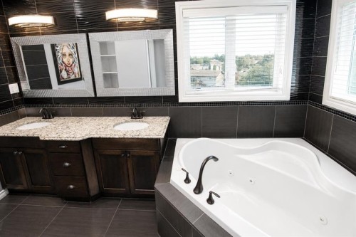 69 Vintage Close, Blackfalds, AB - Indoor Photo Showing Bathroom