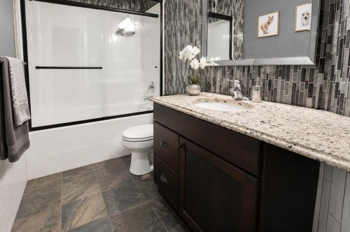 69 Vintage Close, Blackfalds, AB - Indoor Photo Showing Bathroom