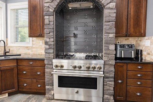 69 Vintage Close, Blackfalds, AB - Indoor Photo Showing Kitchen