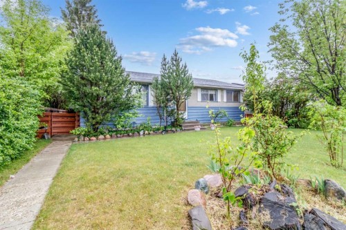 39 Ogden Ave. Avenue, Red Deer, AB - Outdoor