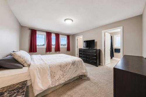 36 Tanner Street, Red Deer, AB - Indoor Photo Showing Bedroom