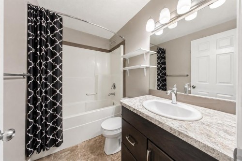 36 Tanner Street, Red Deer, AB - Indoor Photo Showing Bathroom