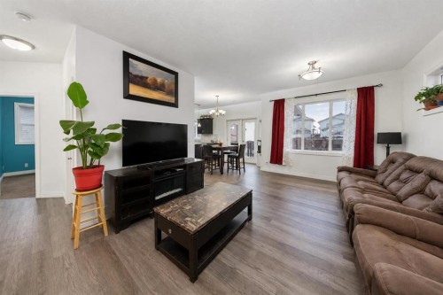 36 Tanner Street, Red Deer, AB - Indoor Photo Showing Living Room