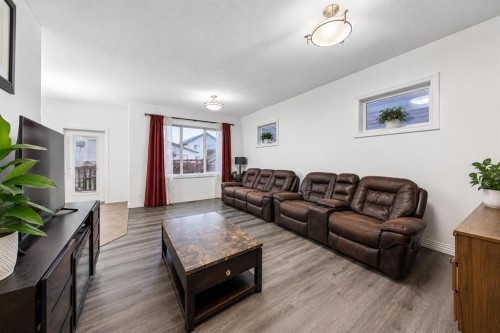 36 Tanner Street, Red Deer, AB - Indoor Photo Showing Living Room