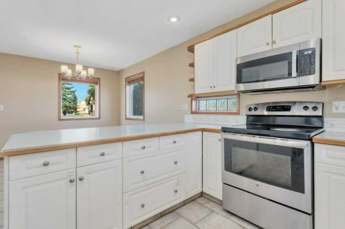 83 Lawrence Crescent, Red Deer, AB - Indoor Photo Showing Kitchen
