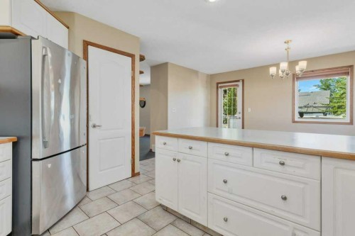 83 Lawrence Crescent, Red Deer, AB - Indoor Photo Showing Kitchen