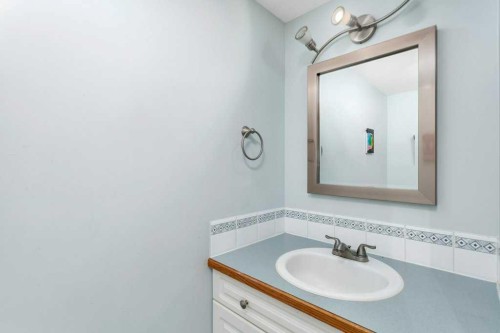 83 Lawrence Crescent, Red Deer, AB - Indoor Photo Showing Bathroom
