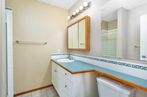 83 Lawrence Crescent, Red Deer, AB - Indoor Photo Showing Bathroom