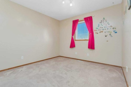 83 Lawrence Crescent, Red Deer, AB - Indoor Photo Showing Other Room