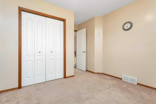 83 Lawrence Crescent, Red Deer, AB - Indoor Photo Showing Other Room