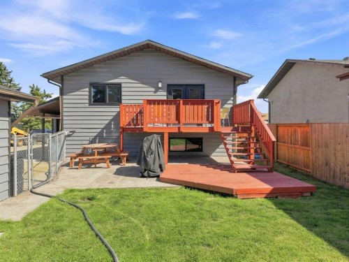 16 Willow Street, Sylvan Lake, AB 