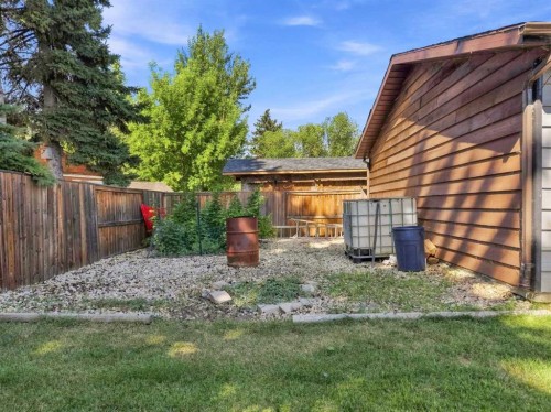 16 Willow Street, Sylvan Lake, AB 