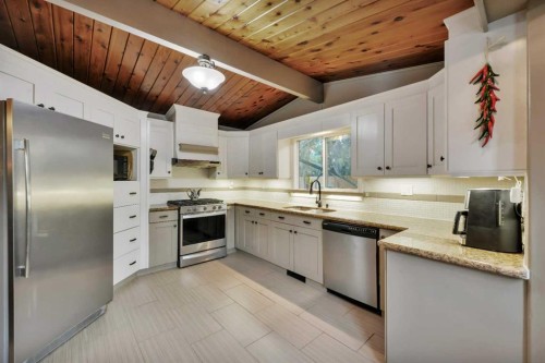 9 Cronquist Close, Red Deer, AB - Indoor Photo Showing Kitchen With Stainless Steel Kitchen With Double Sink