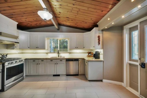 9 Cronquist Close, Red Deer, AB - Indoor Photo Showing Kitchen With Stainless Steel Kitchen