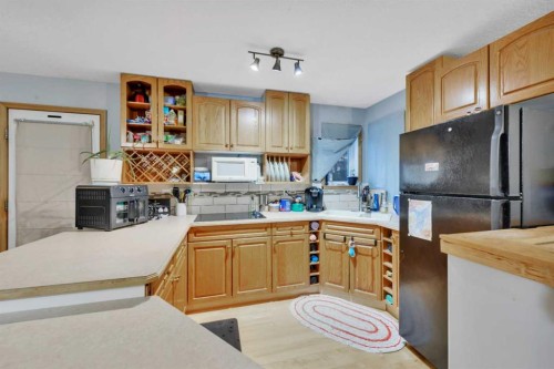 9 Cronquist Close, Red Deer, AB - Indoor Photo Showing Kitchen