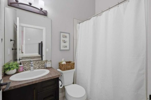 3 Craig Road, Sylvan Lake, AB - Indoor Photo Showing Bathroom