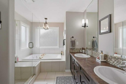 3 Craig Road, Sylvan Lake, AB - Indoor Photo Showing Bathroom