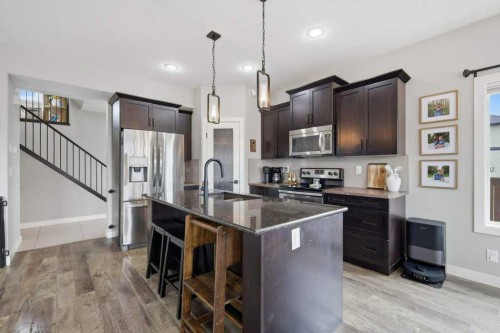3 Craig Road, Sylvan Lake, AB - Indoor Photo Showing Kitchen With Upgraded Kitchen