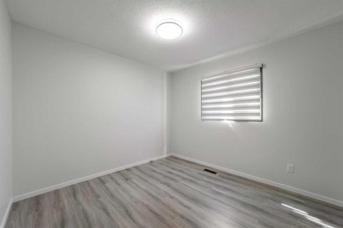 5413 48 Avenue West, Forestburg, AB - Indoor Photo Showing Other Room