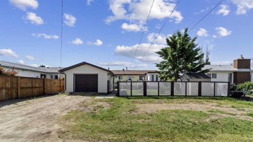 5413 48 Avenue West, Forestburg, AB - Outdoor