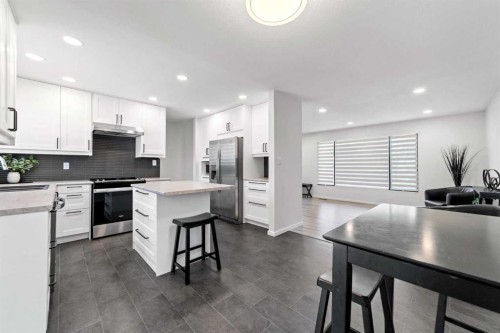 5413 48 Avenue West, Forestburg, AB - Indoor Photo Showing Kitchen With Upgraded Kitchen