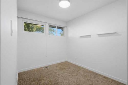 3814 58 Avenue, Red Deer, AB 