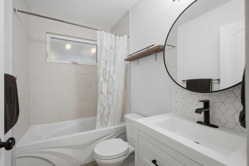 3814 58 Avenue, Red Deer, AB 