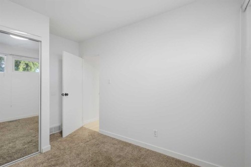 3814 58 Avenue, Red Deer, AB 
