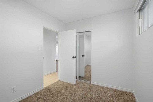 3814 58 Avenue, Red Deer, AB 