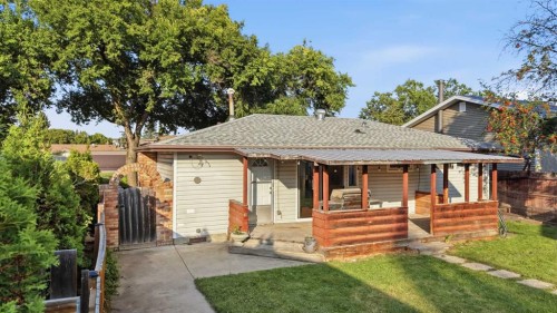 3814 58 Avenue, Red Deer, AB 
