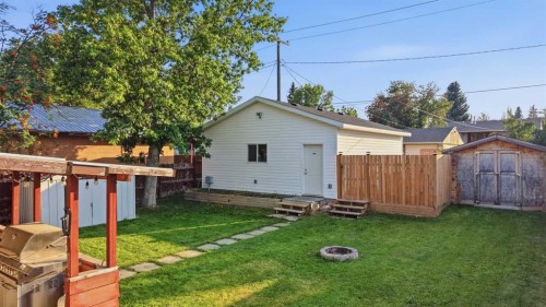 3814 58 Avenue, Red Deer, AB 