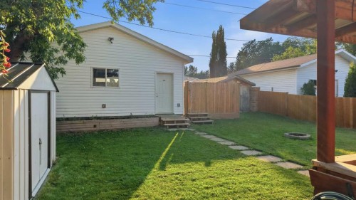 3814 58 Avenue, Red Deer, AB 