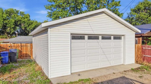 3814 58 Avenue, Red Deer, AB 