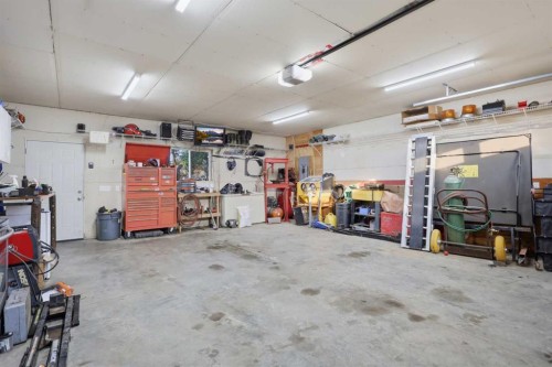 3814 58 Avenue, Red Deer, AB 