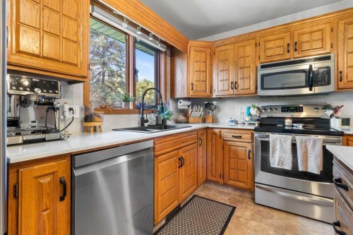 2206 25 Avenue, Delburne, AB - Indoor Photo Showing Kitchen With Stainless Steel Kitchen With Double Sink
