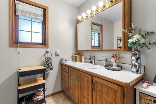 2206 25 Avenue, Delburne, AB - Indoor Photo Showing Bathroom