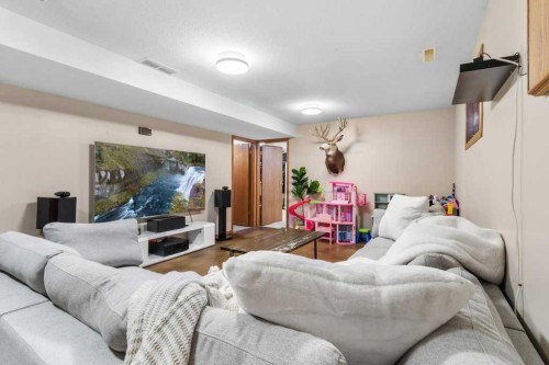 2206 25 Avenue, Delburne, AB - Indoor Photo Showing Living Room