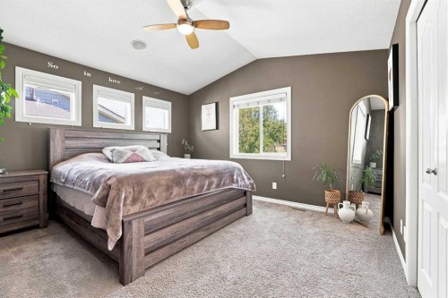 19 Jenner Crescent, Red Deer, AB 