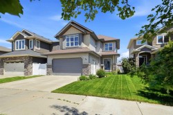 16 Viscount Drive Red Deer, AB T4R 0H6