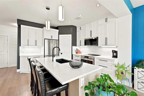 16 Viscount Drive, Red Deer, AB - Indoor Photo Showing Kitchen With Upgraded Kitchen