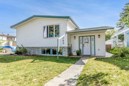 4743 47 Street, Sylvan Lake, AB 