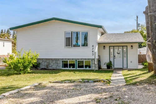 4743 47 Street, Sylvan Lake, AB 